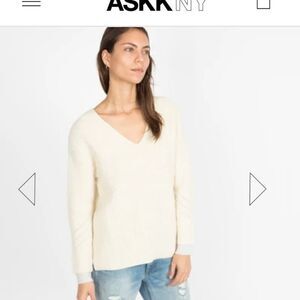 ASKK NY 100%Merino Wool Ladies Offwhite/Cream Sweater Size 2